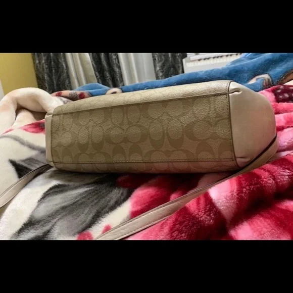 Coach Light Khaki/Beige Signature Christie Handbag - Picture 3 of 6